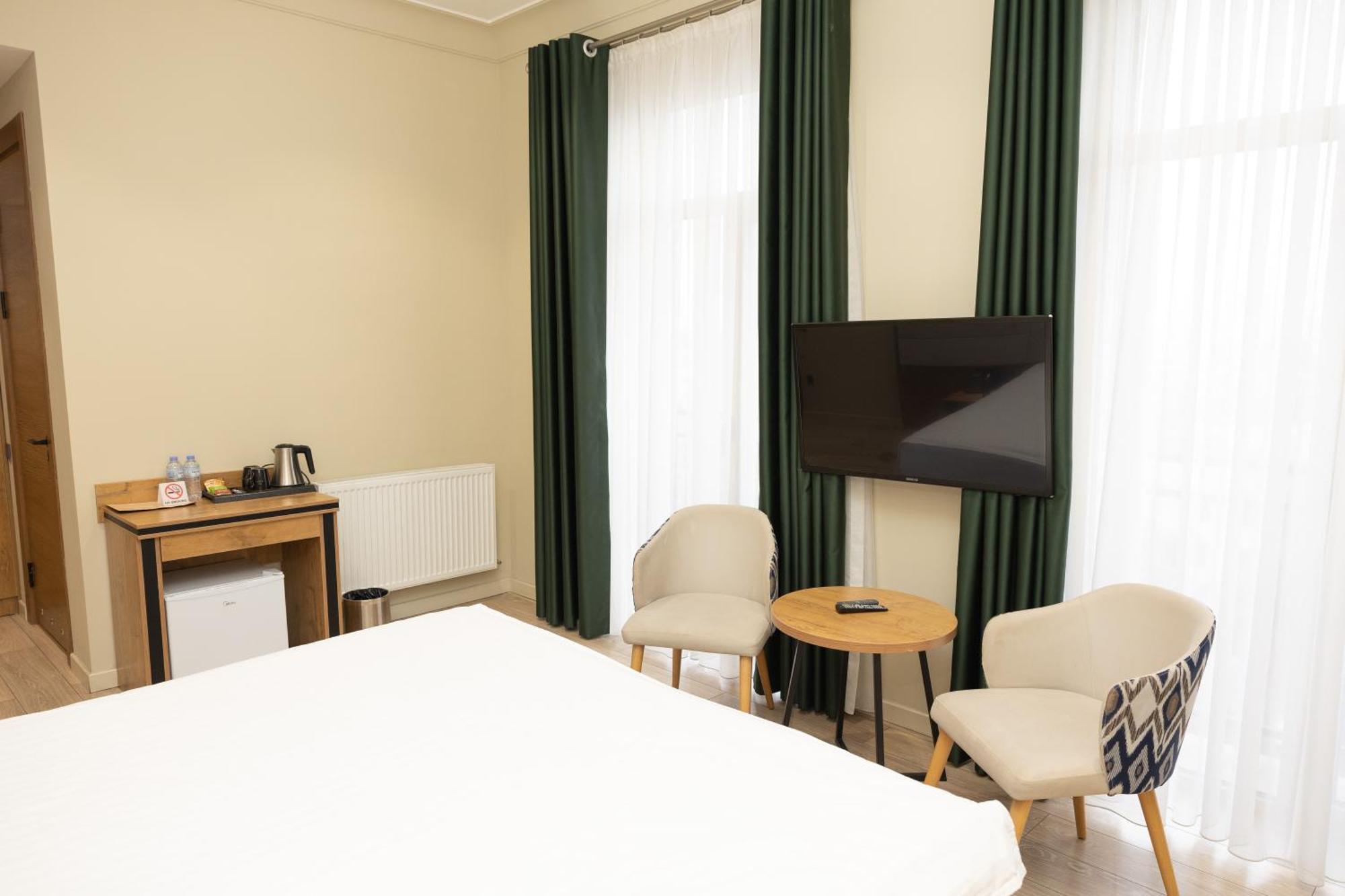 Hotel Marwa Tashkent Pool&Spa Buitenkant foto