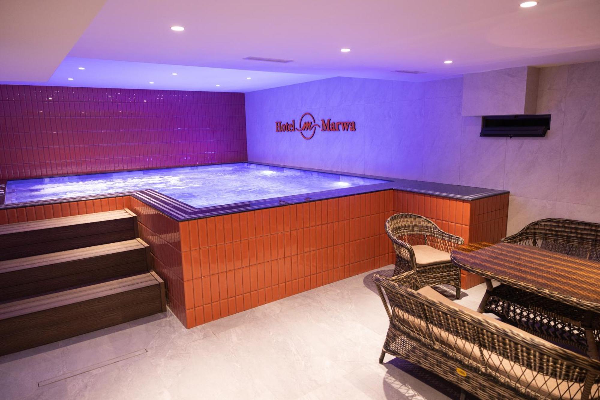 Hotel Marwa Tashkent Pool&Spa Buitenkant foto